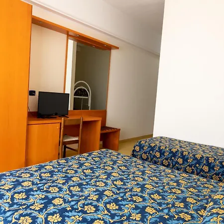 Hotel Sole San Menaio