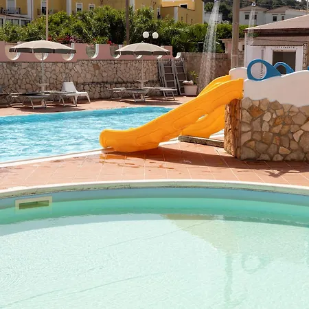 Hotel Sole San Menaio